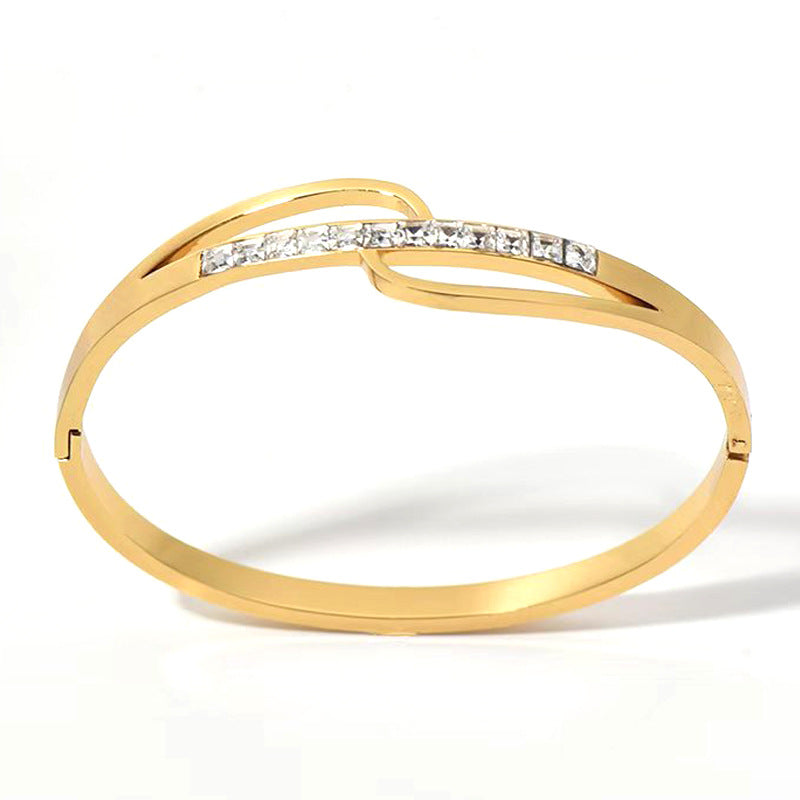 Soline — Brazalete Geométrico de Acero · Imagen del proveedor