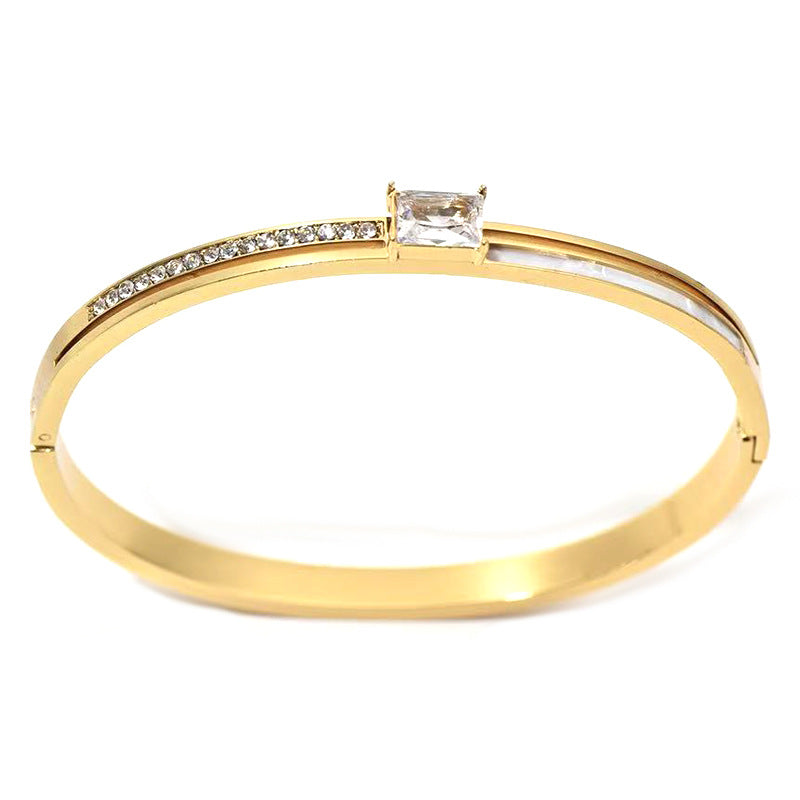 Soline — Brazalete Geométrico de Acero · Imagen del proveedor