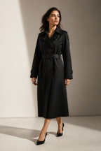 Adeline trench clásico atemporal — modelo en pose premium