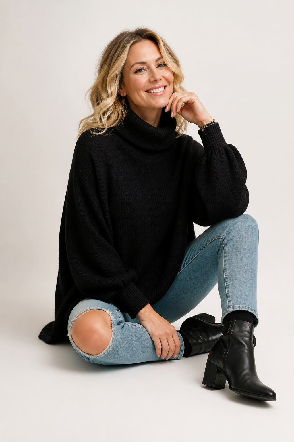 Amélie — Jersey de Cuello Alto — Negro, modelo con rostro visible