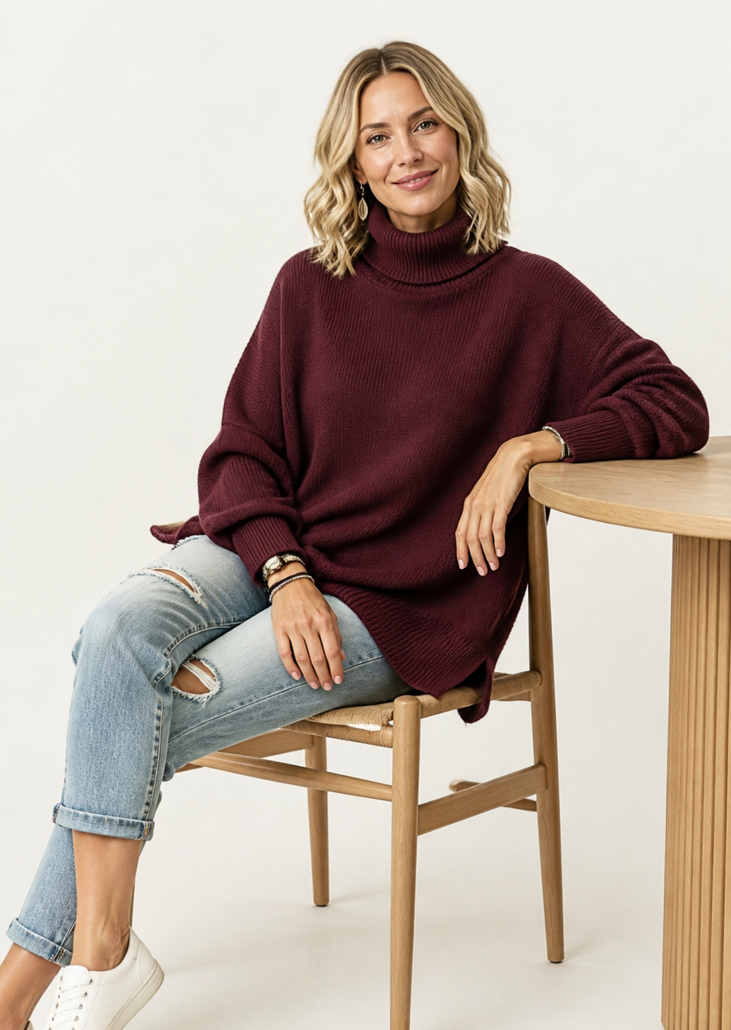 Amélie — Jersey de Cuello Alto — Burdeos, modelo con rostro visible