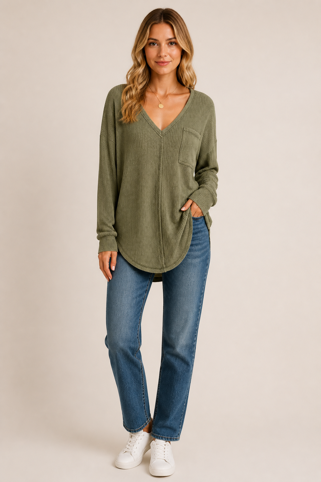 Verde militar — modelo con rostro visible