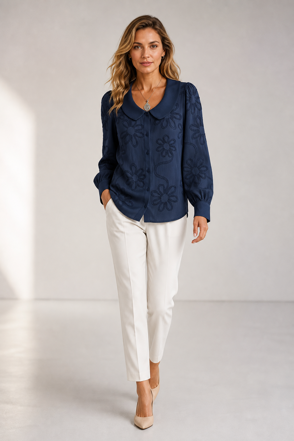 Azul — modelo con rostro visible