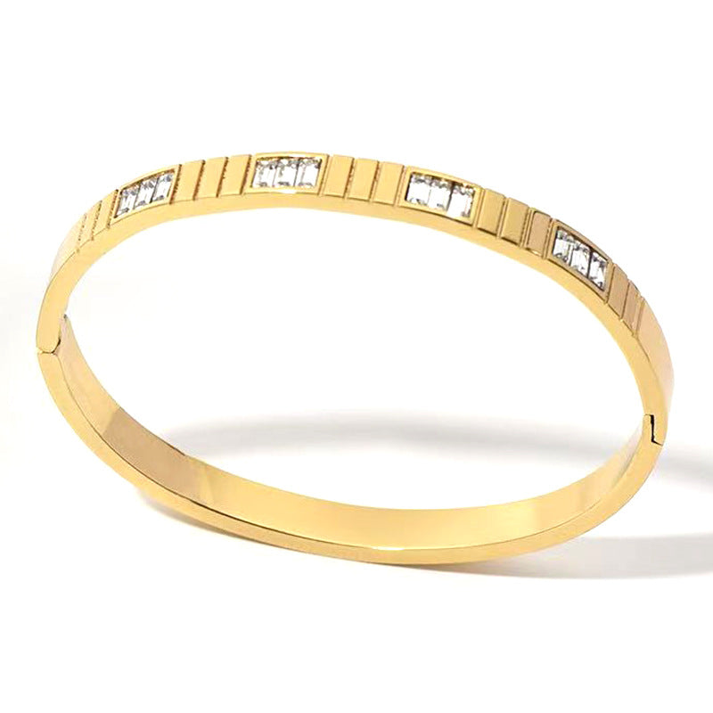 Soline — Brazalete Geométrico de Acero · Imagen del proveedor