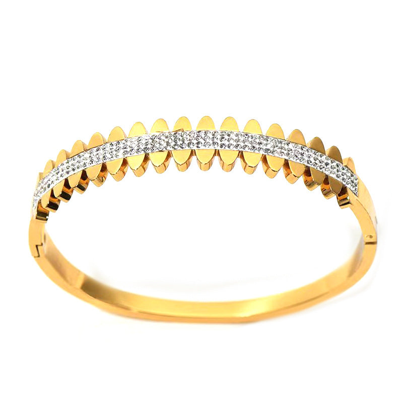 Soline — Brazalete Geométrico de Acero · Imagen del proveedor