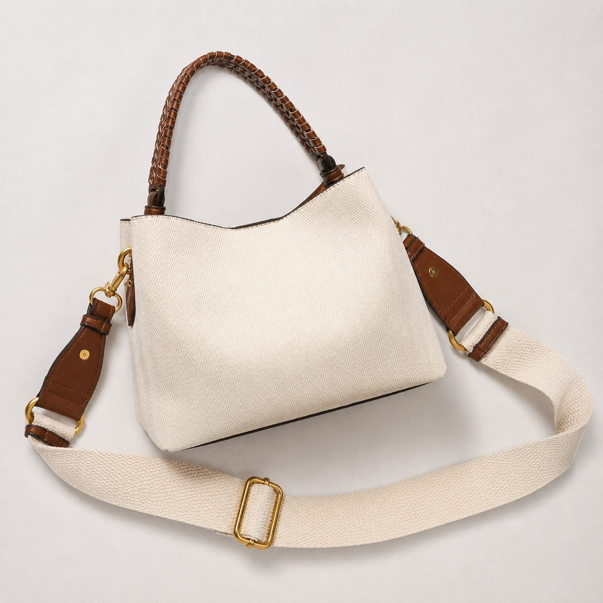 Riviera — Bolso Bucket de Rafia Tejida — imagen principal, IRANDRE