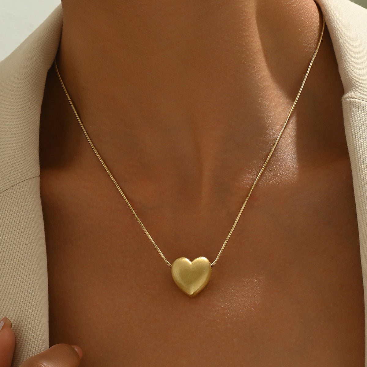 Héloïse — Collar Corazón Mate · Imagen del proveedor