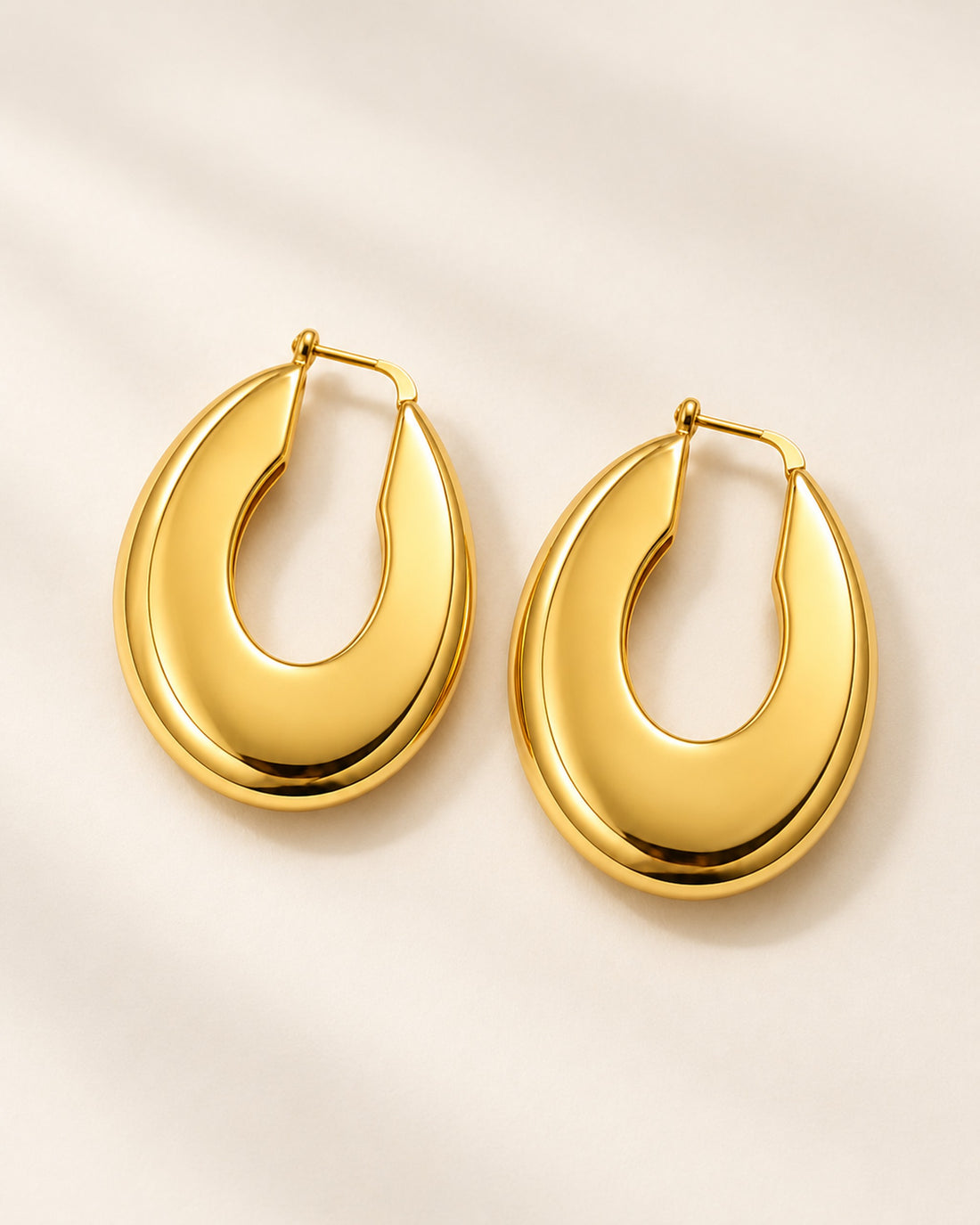 Aurélie — Minimalistische goldene Creolen