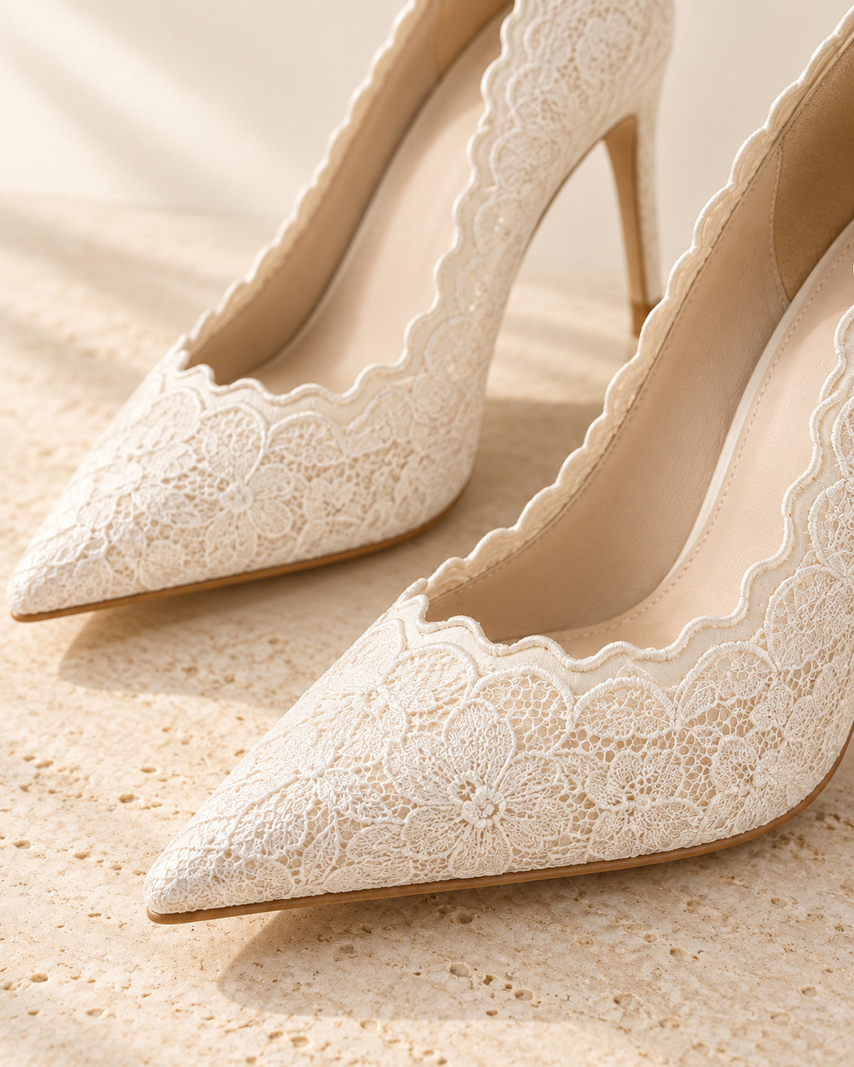 Valérie lace pointed-toe stiletto pump in Beige, close-up detail