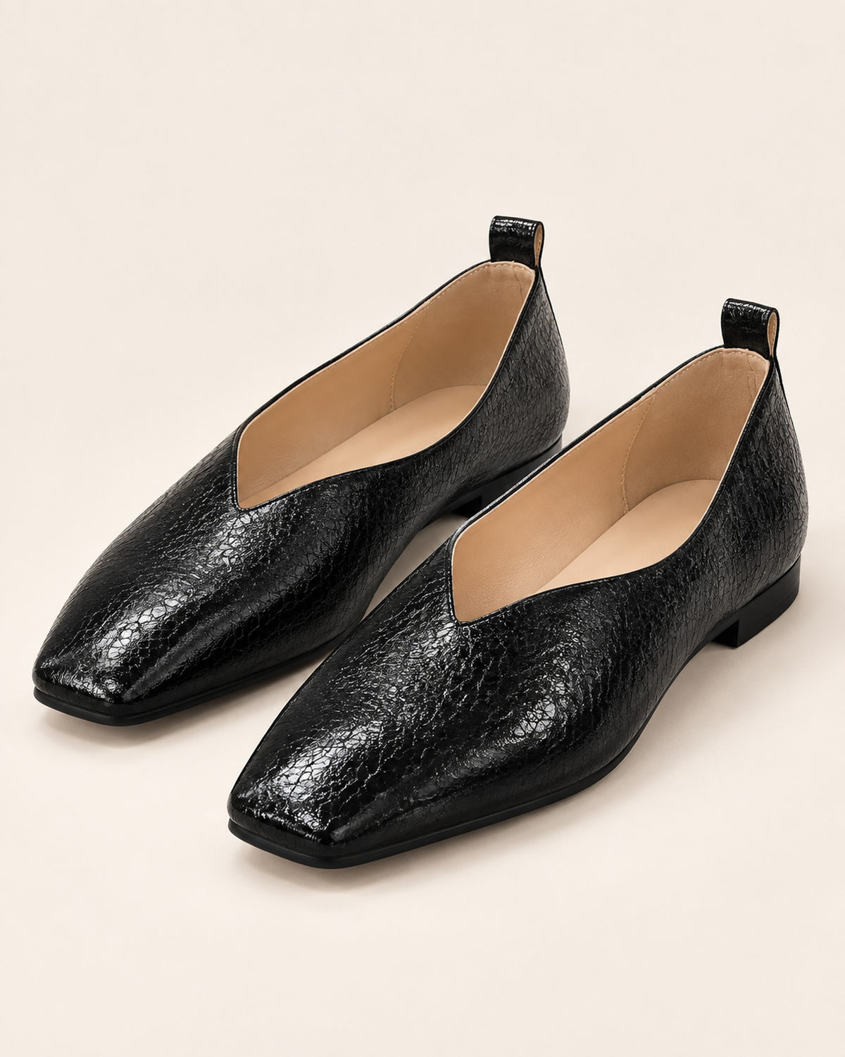 Sélène metallic crinkle-finish V-cut ballet flat in Black, three-quarter view