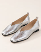 Sélène metallic crinkle-finish V-cut ballet flat in Silver, three-quarter view