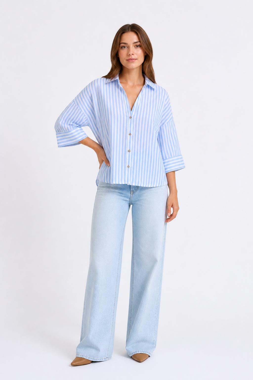 Margaux — Camisa de Rayas Azules — margaux ray asul, modelo con rostro visible