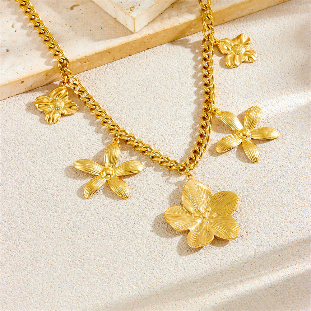 Octavie — Collar Floral Dorado de Acero