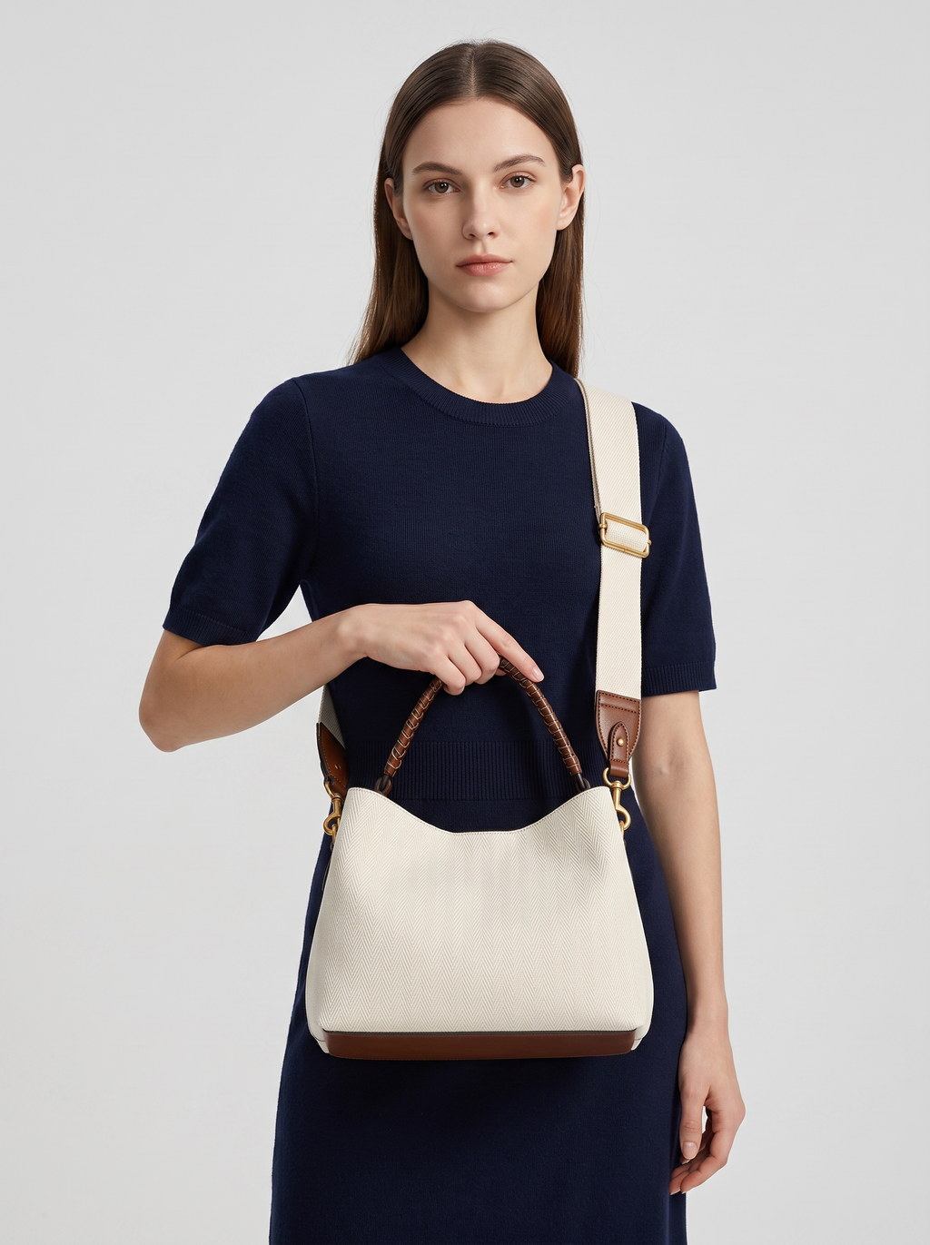 Riviera — Bolso Bucket de Rafia Tejida — vista 2, IRANDRE